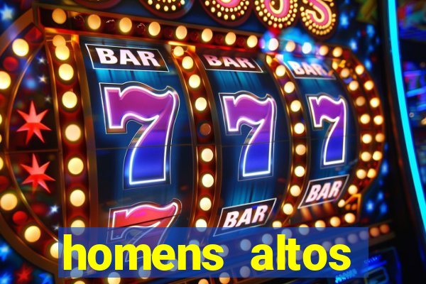 homens altos sarados pelados