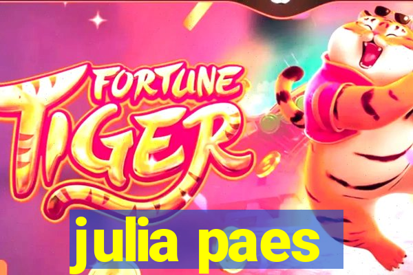 julia paes