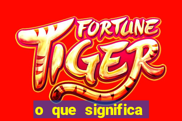 o que significa soprar no ouvido de uma pessoa