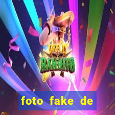 foto fake de menina no espelho cabelo cacheado