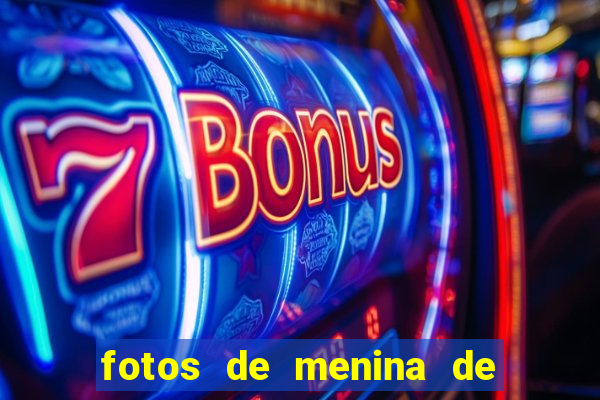 fotos de menina de cabelo cacheado no espelho