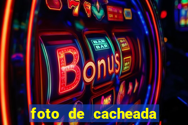 foto de cacheada no espelho